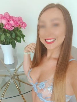 Elise Juvel — 6 / 9
