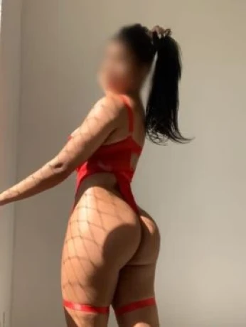 Yara Mendes — 3 / 5