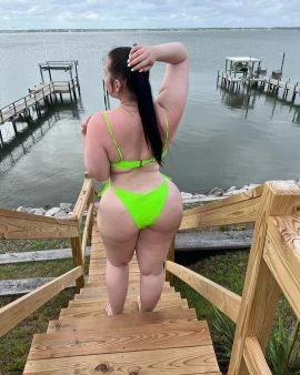Lauren — 4 / 9
