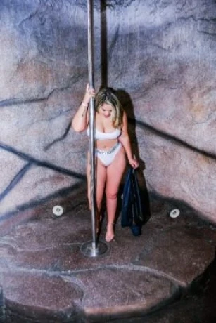 Mariana Mendes — 5 / 9