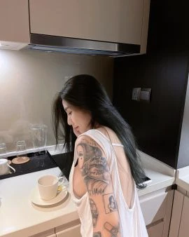 Melanie — 8 / 9