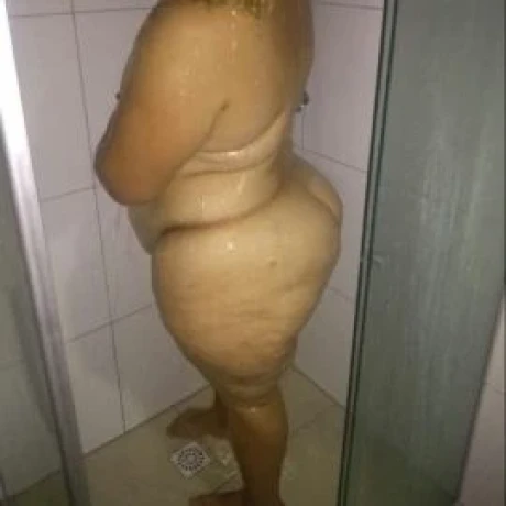 Roberta Ávila — 4 / 5