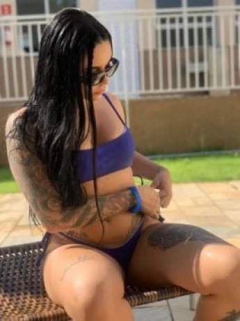 Lari Albuquerque — 6 / 9