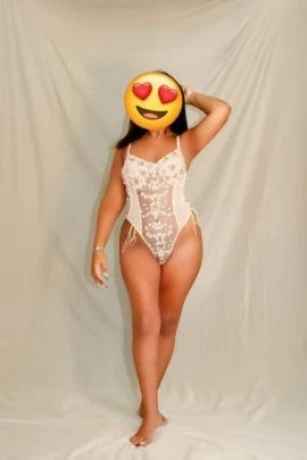 Karol Santos — 3 / 8