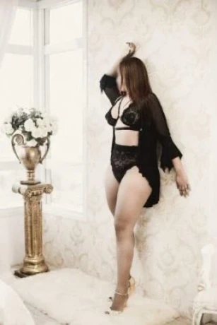 Veronica Escobar — 4 / 5