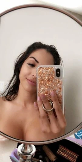 Laura — 5 / 6
