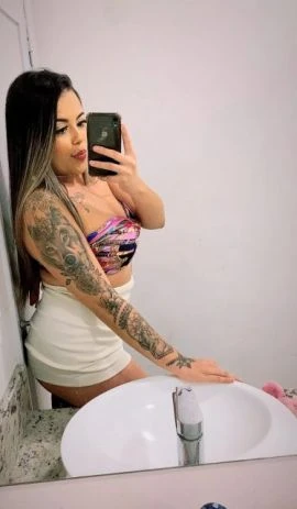 Clara Mendes — 2 / 5