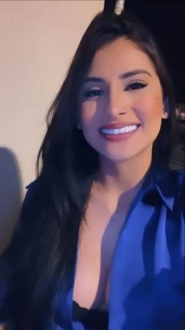 Juliana — 2 / 9