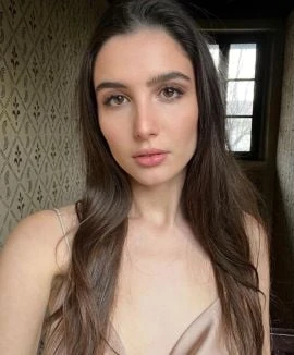 Shania — 3 / 9