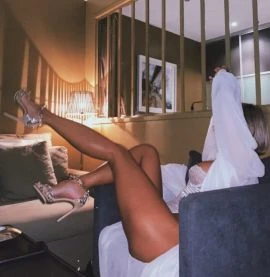 Natalie — 2 / 5