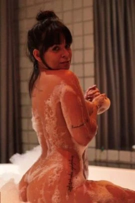 Lara Monteiro — 2 / 7