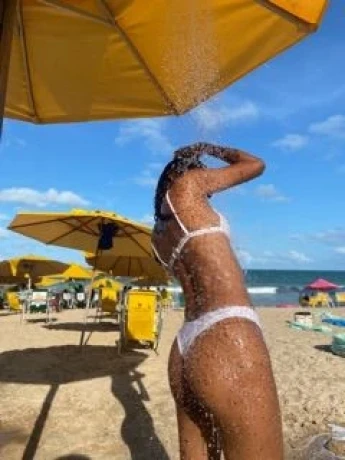 Juliana Amorim — 4 / 5