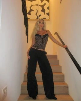 Roxi, Escort, Emmermeer