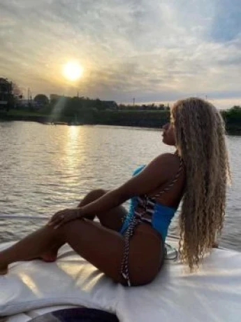 Karynne Lobato — 6 / 9