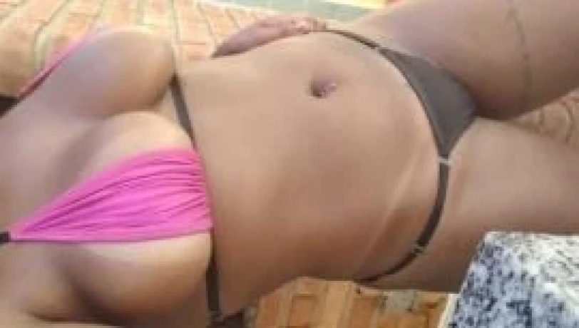 Vitória Souza — 2 / 8
