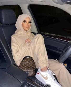 Leyla — 6 / 9
