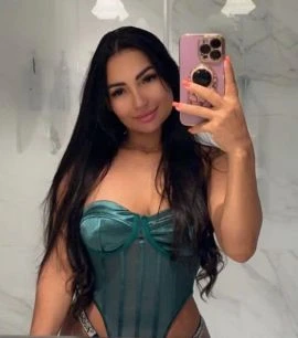 Tais, Escort, Milan