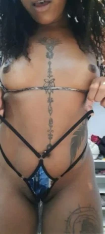 Thainá Oliveira — 3 / 5