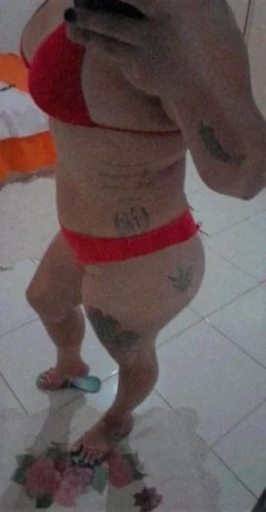 Bia Santos — 1 / 4