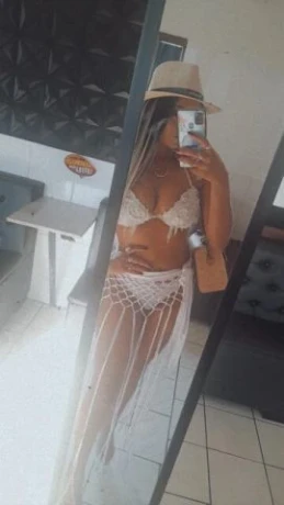 Giovana Esteves — 3 / 5