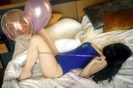 Turkish girl Leyla — 2 / 9