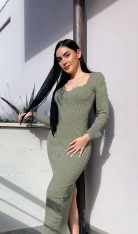 Mia — 8 / 9