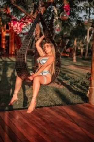 Eduarda Assis — 2 / 4