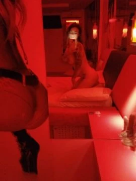 Mirela Camila, Escort, Parana