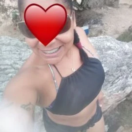 Viviane Araújo — 2 / 5