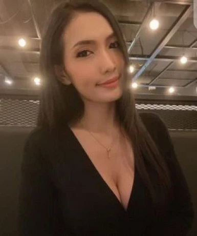 Gloria turner — 4 / 5