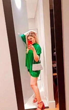 Gabriela Souza — 2 / 5