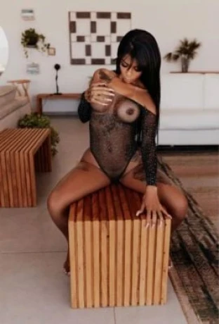 Eloíse Minelly — 6 / 9