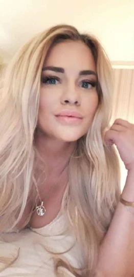 Lia — 7 / 8
