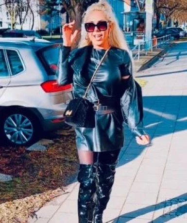 Ts Lady Rebecca — 4 / 9