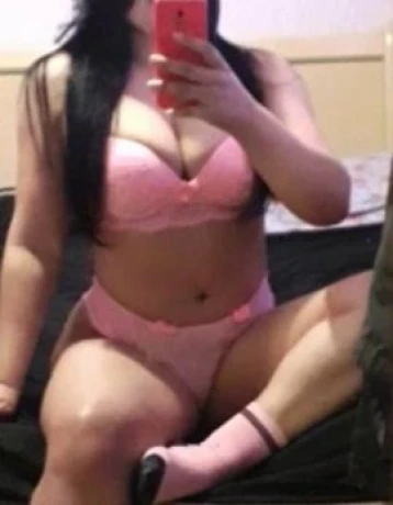 Thaty Alves — 2 / 5