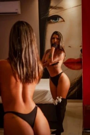 Katrina Eloá — 5 / 9