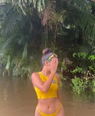 Vanessa Clarke — 2 / 5