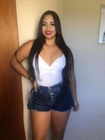 Larissa Ferreira — 2 / 7