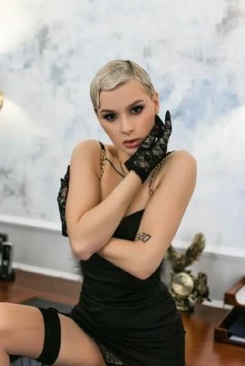Dariana — 4 / 9