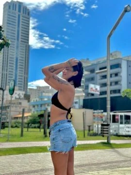Bruna Zin — 4 / 5