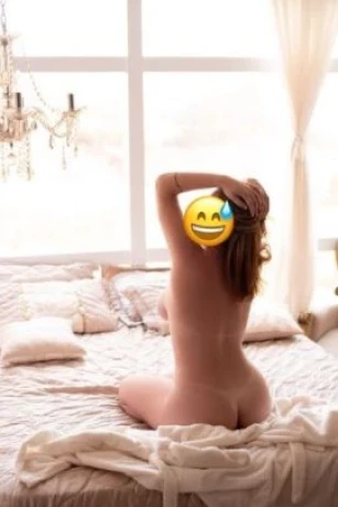 Ana Bueno — 8 / 9