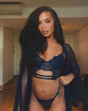 Luna Farias — 2 / 5