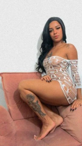 Julia Yasmin — 3 / 5
