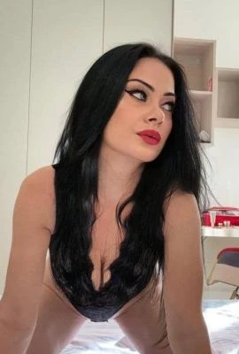 Kristina — 2 / 8