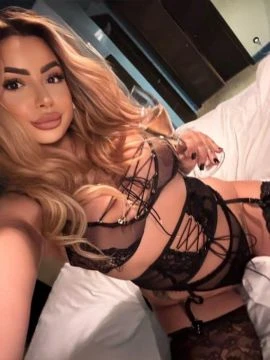 Alena Diamond — 2 / 9