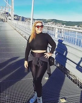 Liz Alves — 5 / 9