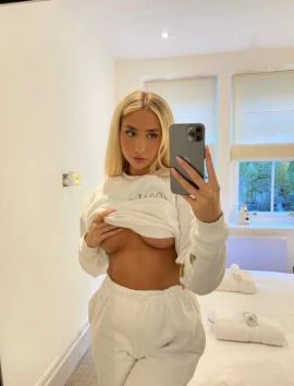 Olivia — 4 / 7
