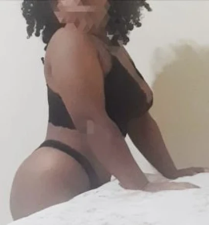 Raphaella Mendes — 1 / 5