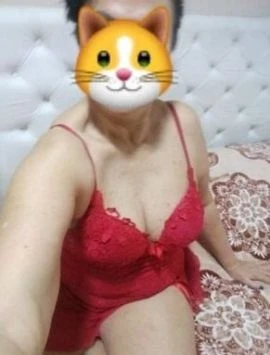 Karina Oliveira — 4 / 5