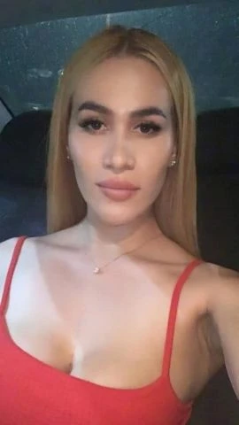 Angelina — 6 / 9